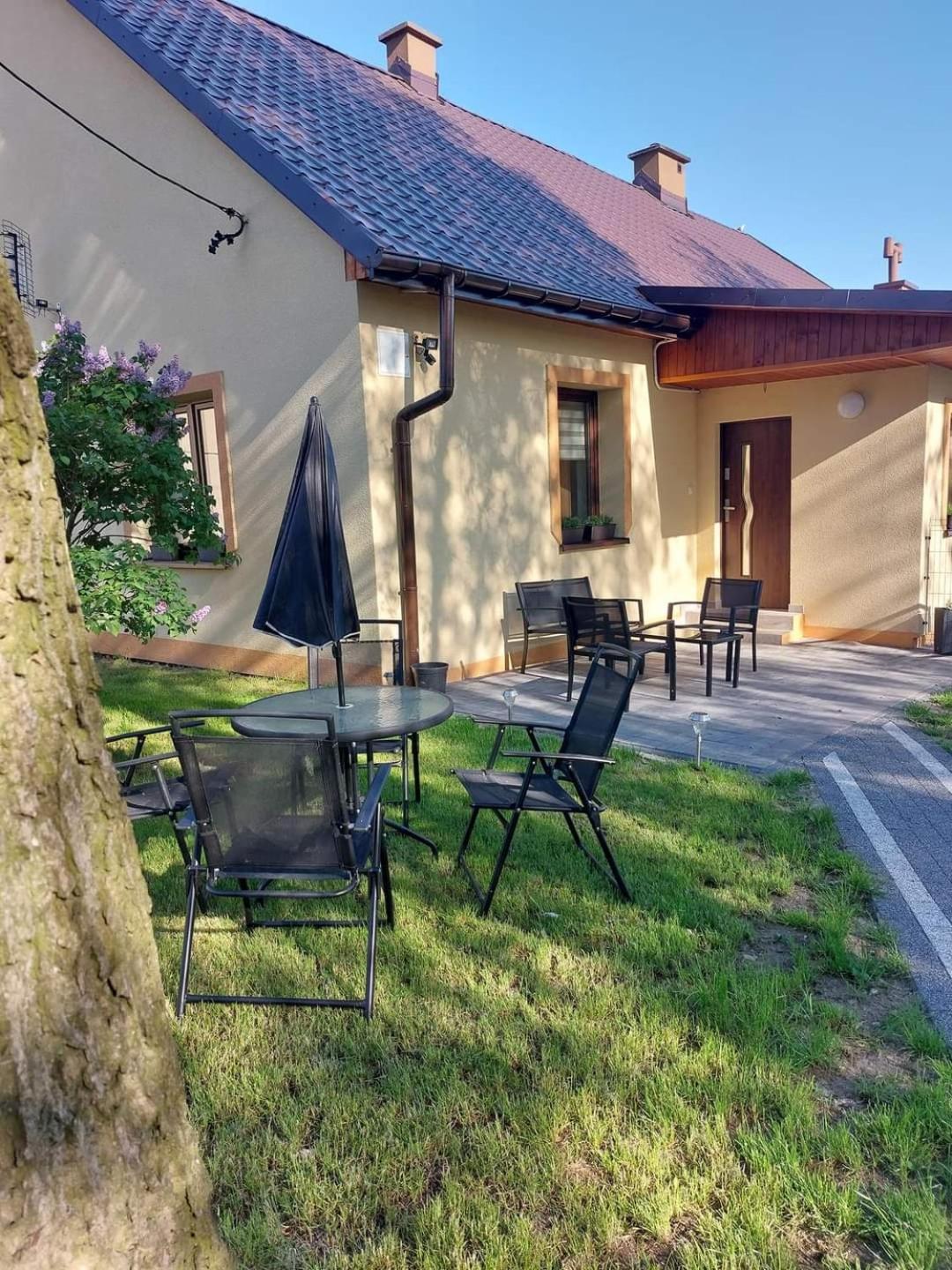 Lawendowy Zakatek Lägenhet Graboszyce Exteriör bild